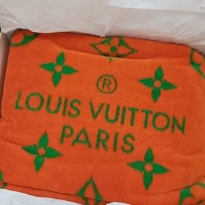 LOUIS VUITTON BEACH TOWEL